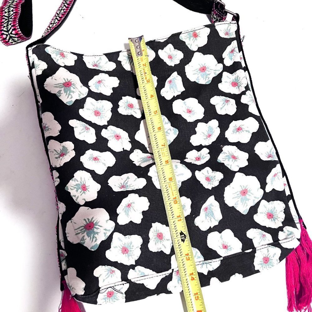 Floral tasseled crossbody BOHO bag tote with guitar strap style strap - Picture 4 of 9
